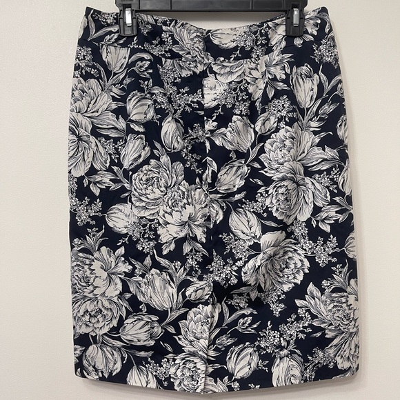 Ann Taylor Floral Pencil Skirt - Picture 2 of 6